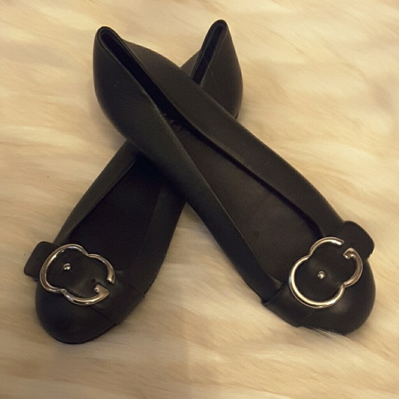 Authentic Gucci Sachalin blk flats with silv logo - Picture 1 of 8